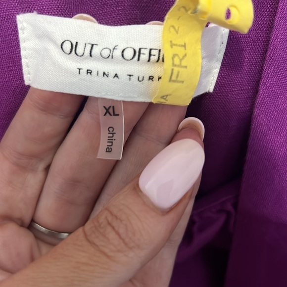 EUC XL Trina Turk “out of office” worn twice and dry cleaned - Picture 3 of 4